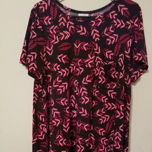 LuLaRoe Carly - XL/1X - Pink and white feathers